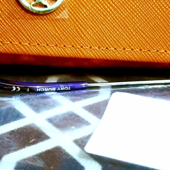 BRAND NEW Tory Burch Polarized Sunglasses - Picture 7 of 7